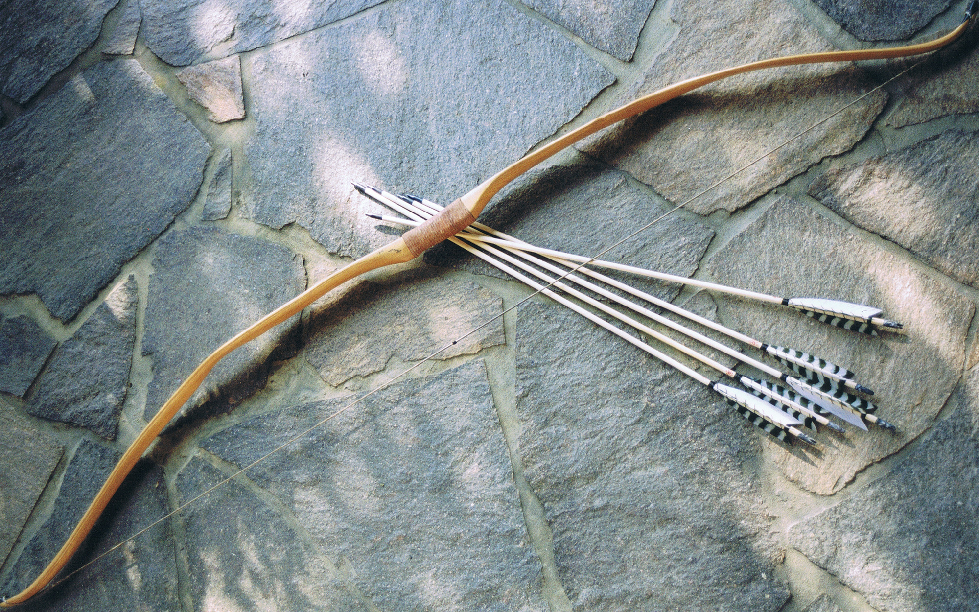 Handgefertigtes Pfeil und Bogenset